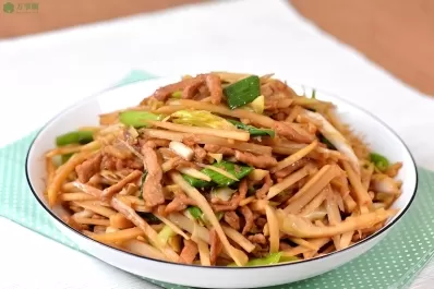 春笋炒肉丝：春季养生的美味佳肴